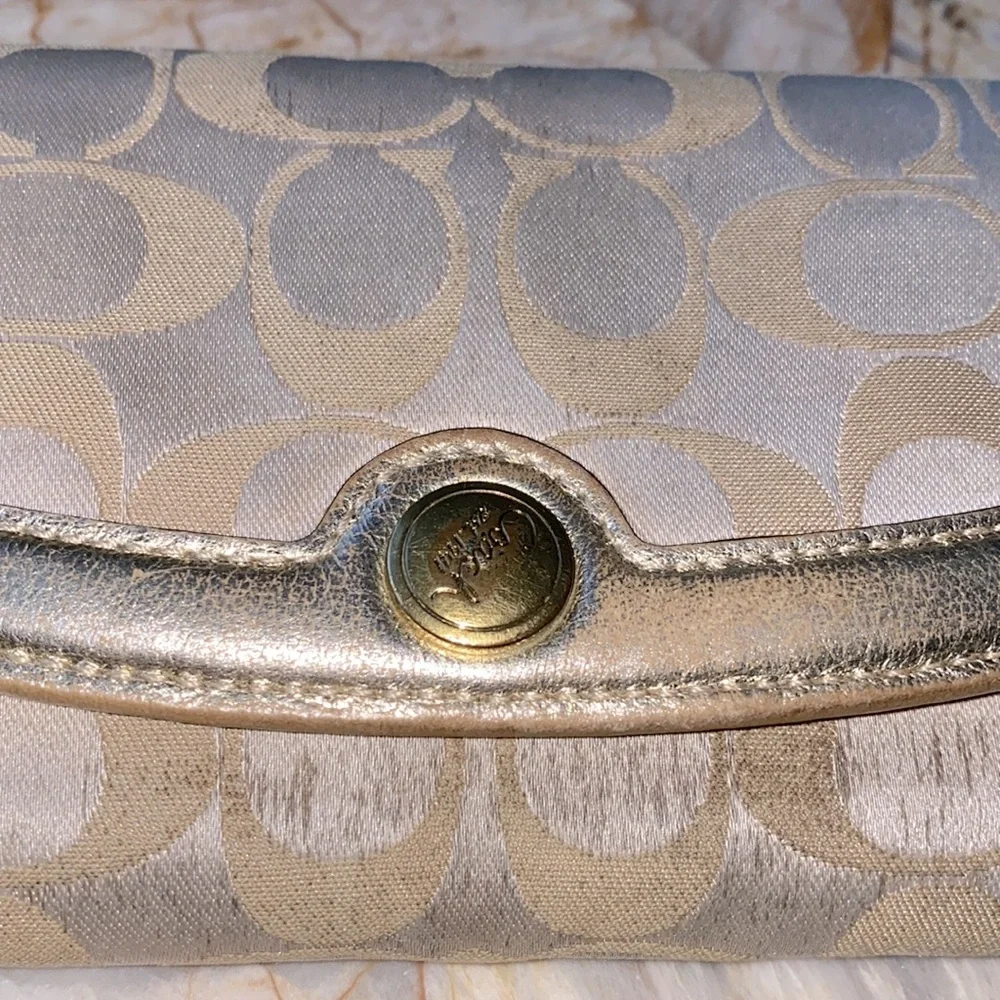 Coach‎ Slim Trifold Wallet In Blocked Signature Canvas In Beige
